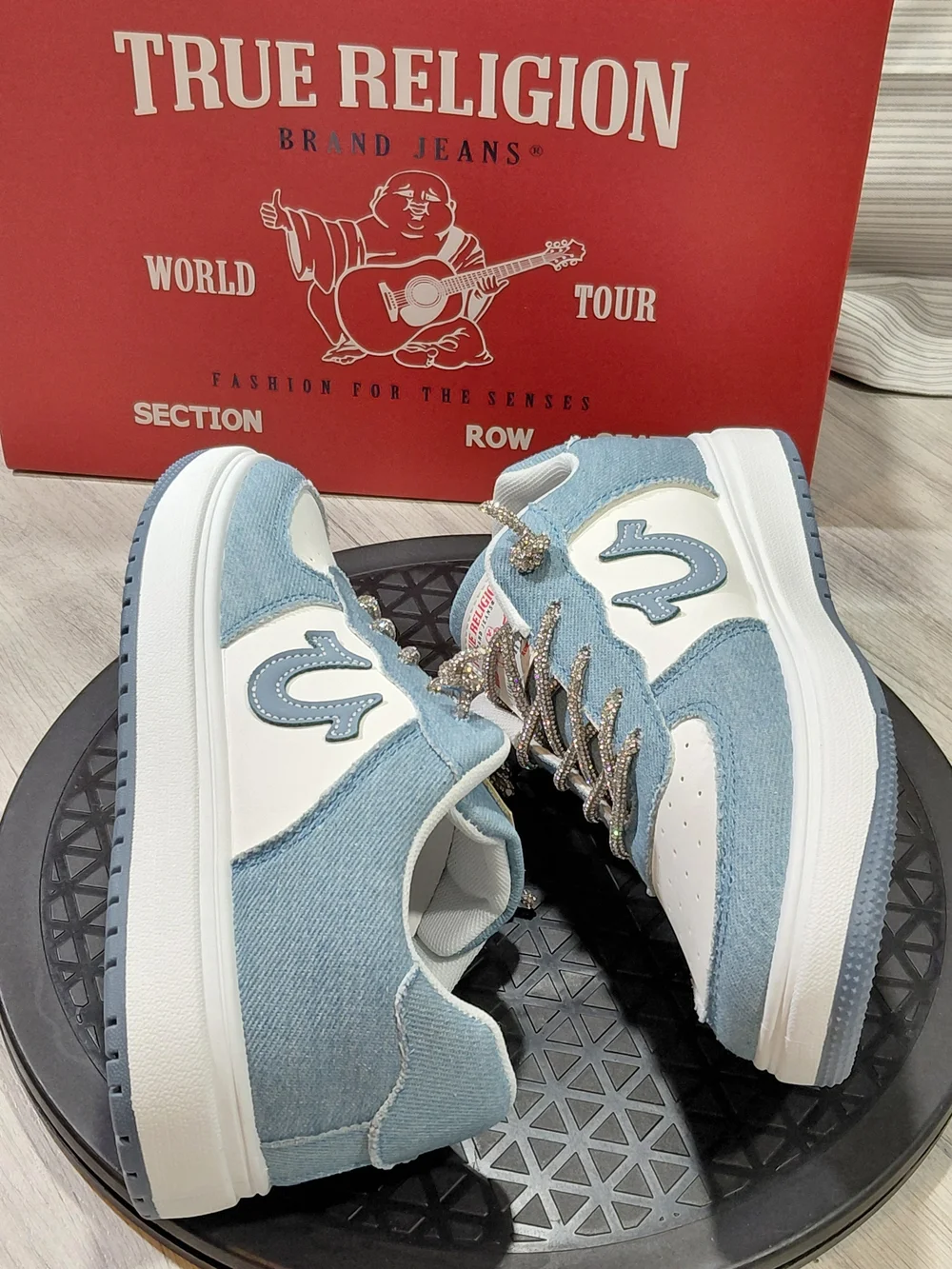 NEW True Religion Allison Womens Low-Top Sneakers in Light Blue Denim White W7